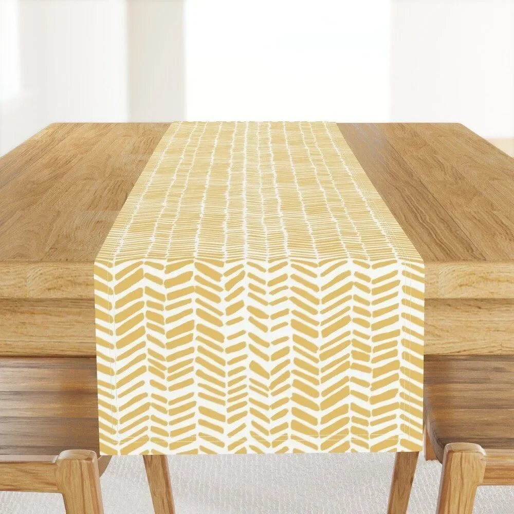 SIMPLY ENVOGUE Table Runner White with Yellow Mustard Chevrons 66 X 13.25 inches